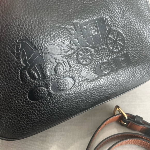Coach
EMBOSSED HORSE AND CARRIAGE JES CROSSBODY Black Leather Crossbody Bag - Picture 3 of 14